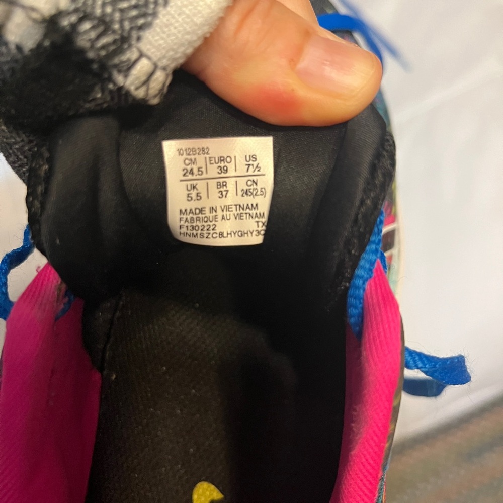 ASICS Women's Black and Pink Athletic Shoes - Picture 7 of 8